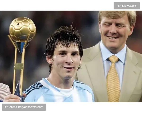 梅西伪九号位置发挥出色 回撤中场为队友创造进攻空间